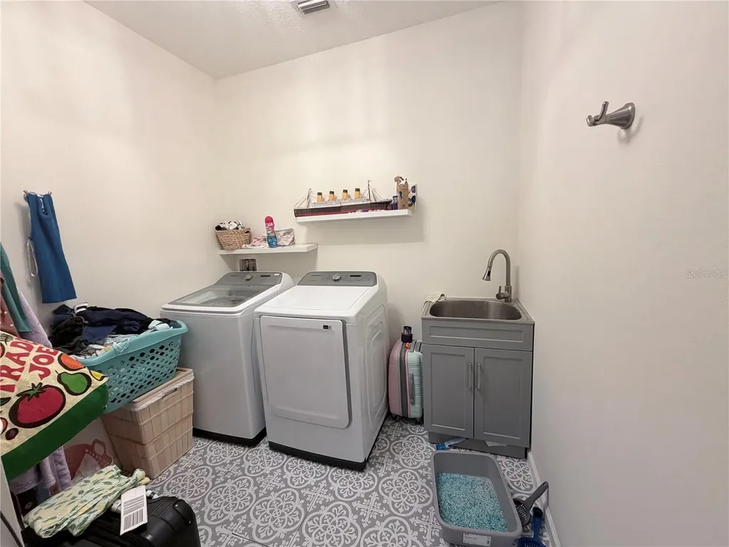 5634 Tanagerlake Road Lithia FL 33547