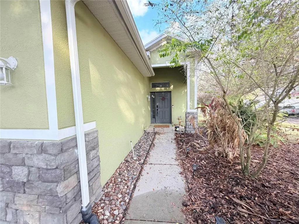 5634 Tanagerlake Road Lithia FL 33547