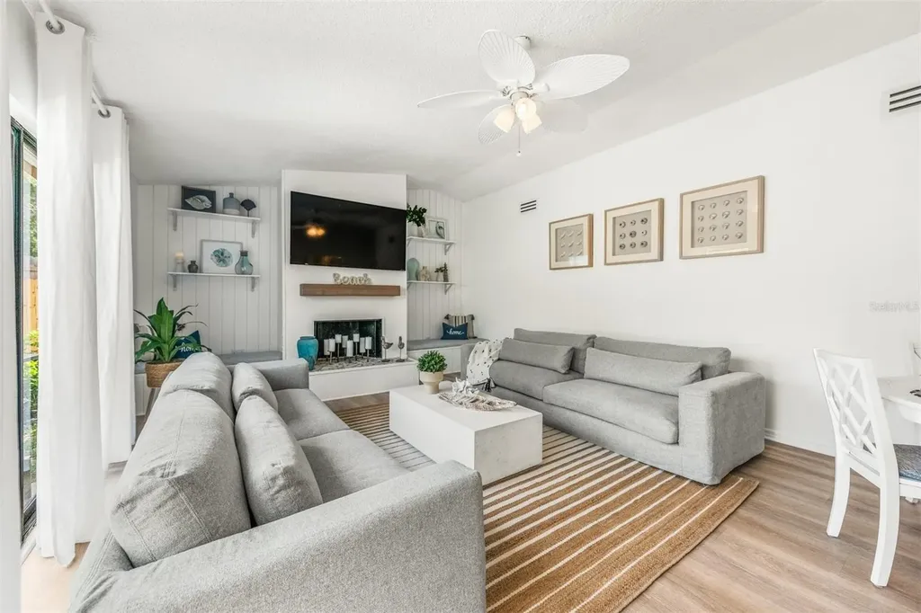 2911 Woodpine Court Sarasota FL 34231