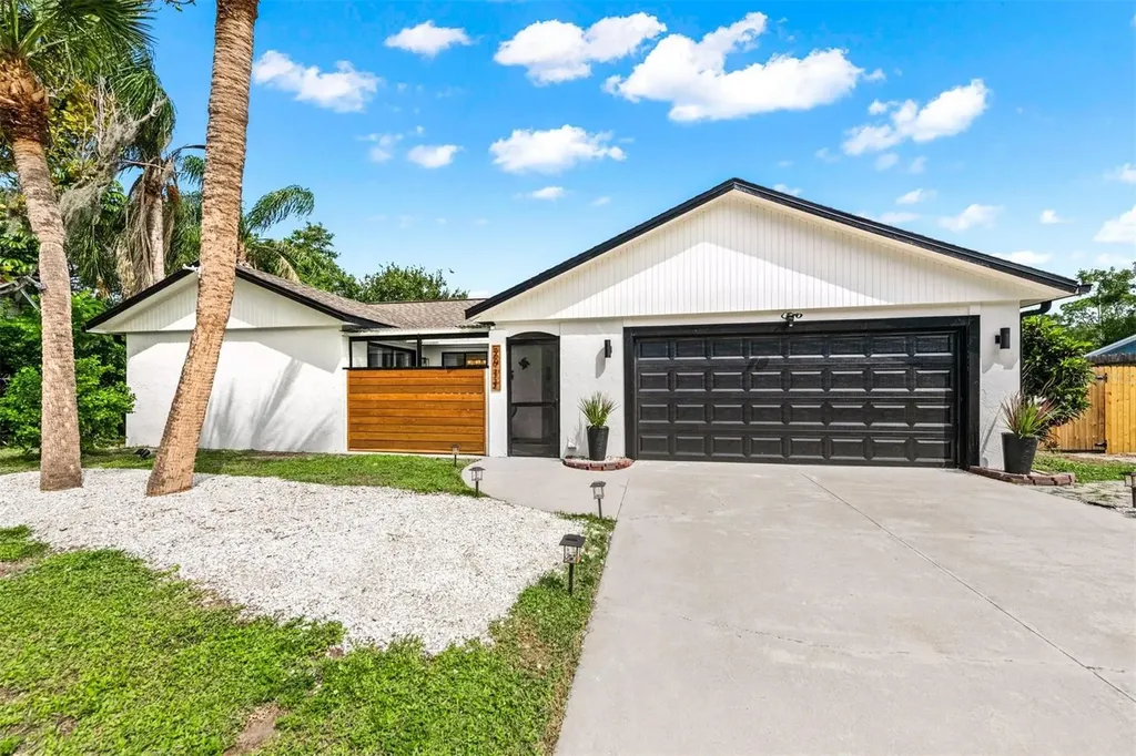 2911 Woodpine Court Sarasota FL 34231