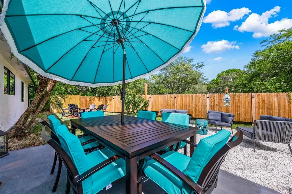 2911 Woodpine Court Sarasota FL 34231