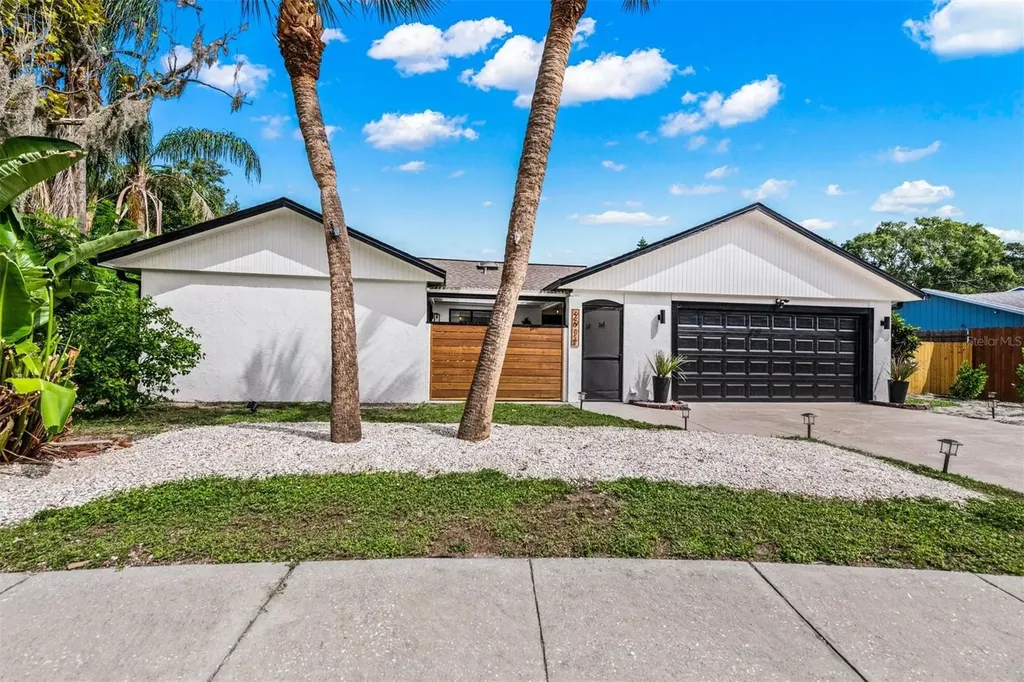 2911 Woodpine Court Sarasota FL 34231