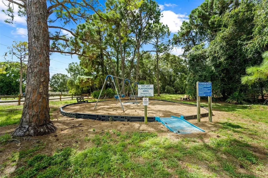 2911 Woodpine Court Sarasota FL 34231