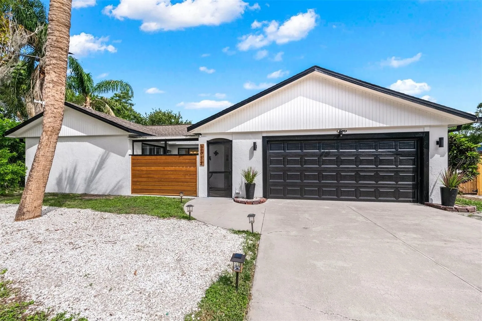 2911 Woodpine Court Sarasota FL 34231