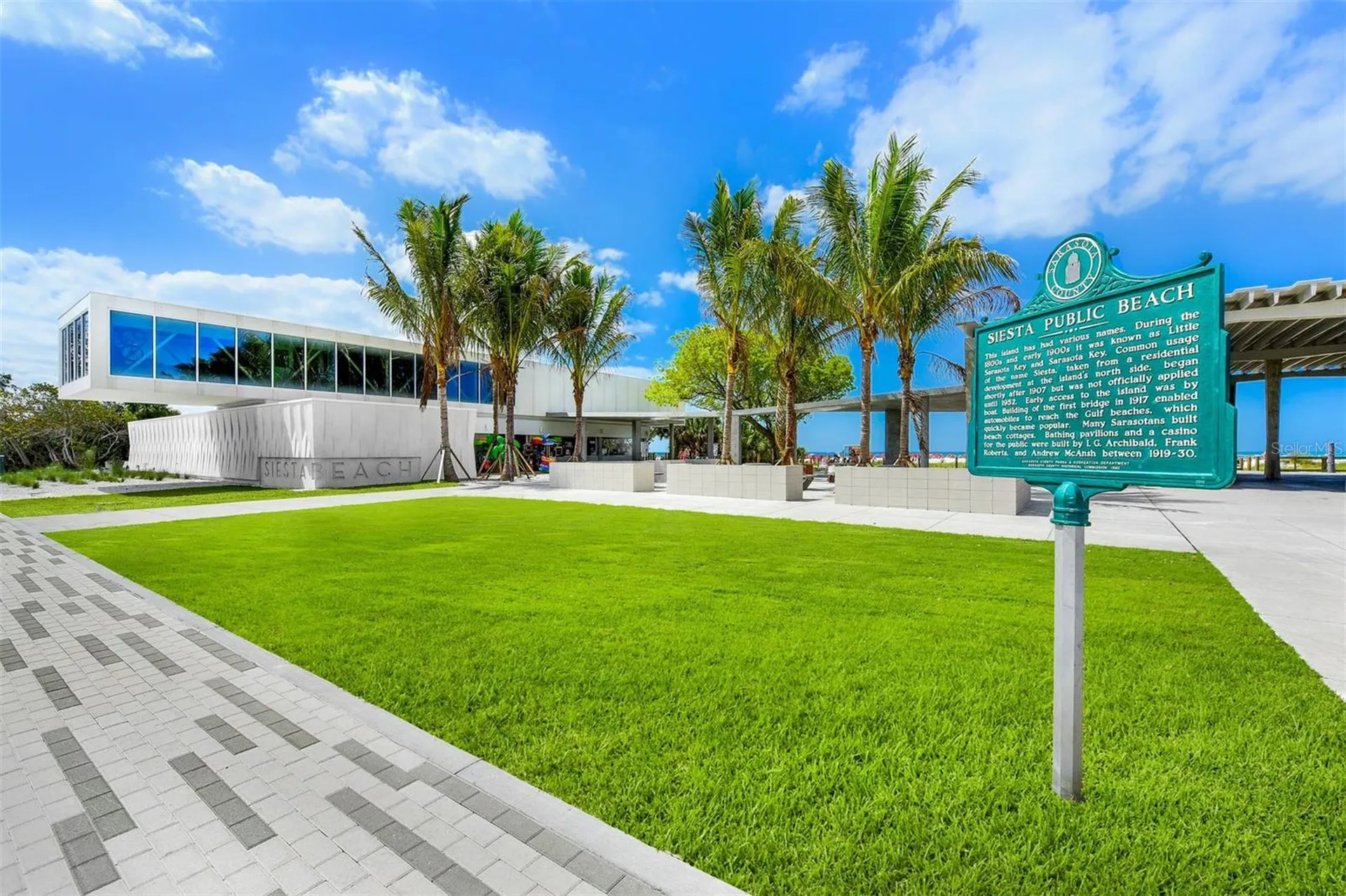 2911 Woodpine Court Sarasota FL 34231