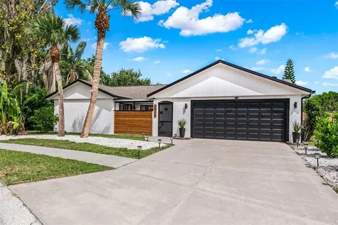 2911 Woodpine Court Sarasota FL 34231