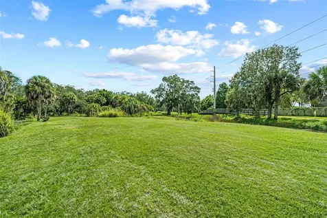 2911 Woodpine Court Sarasota FL 34231
