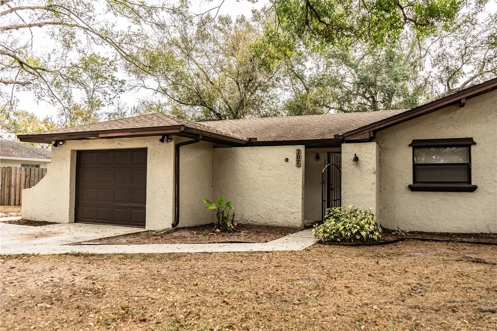 207 24th Court SW Winter Haven FL 33880