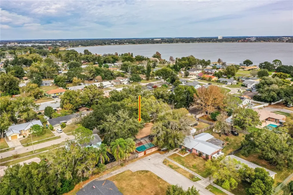 207 24th Court SW Winter Haven FL 33880