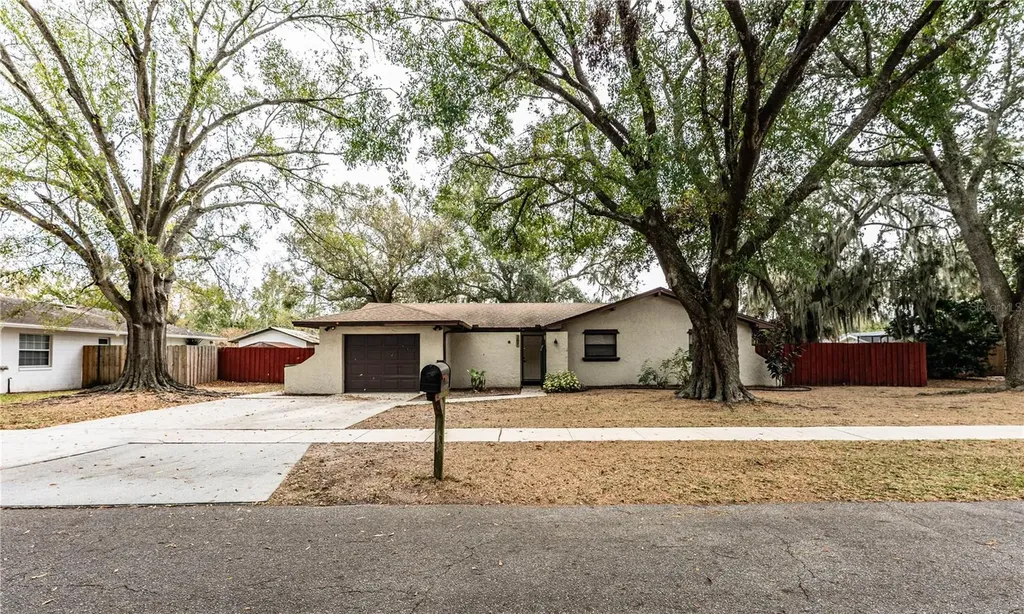 207 24th Court SW Winter Haven FL 33880