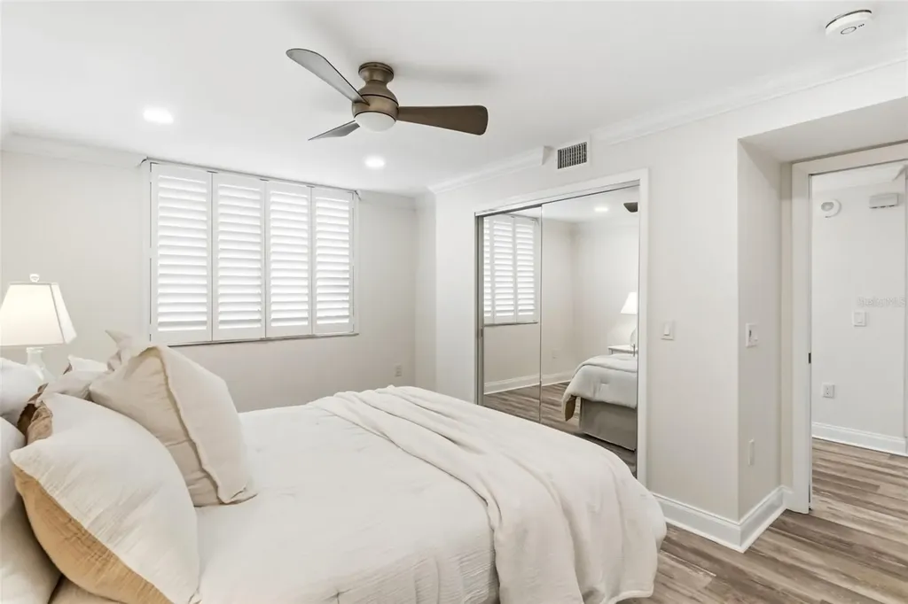 5880 Midnight Pass Road Sarasota FL 34242