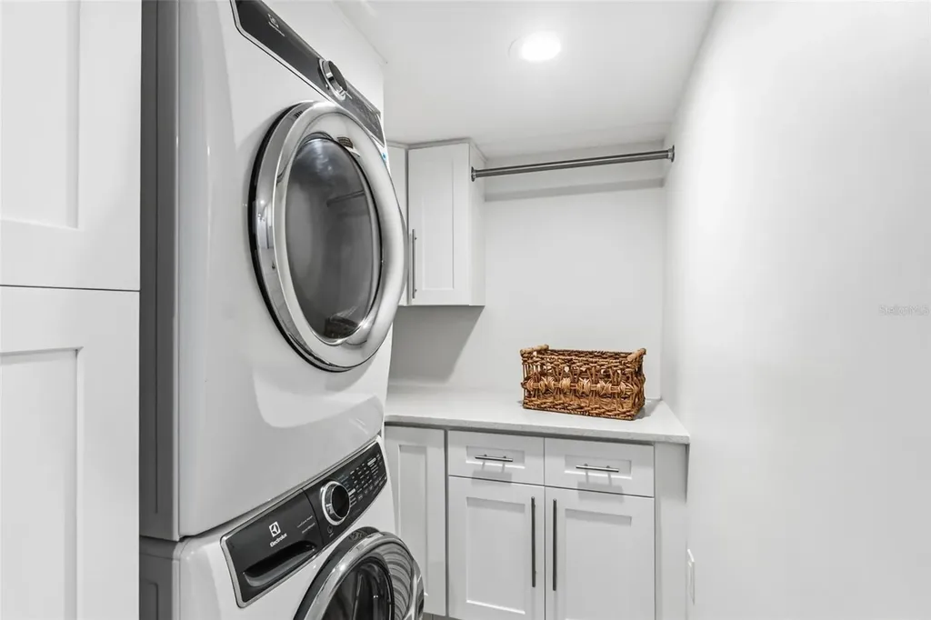 5880 Midnight Pass Road Sarasota FL 34242