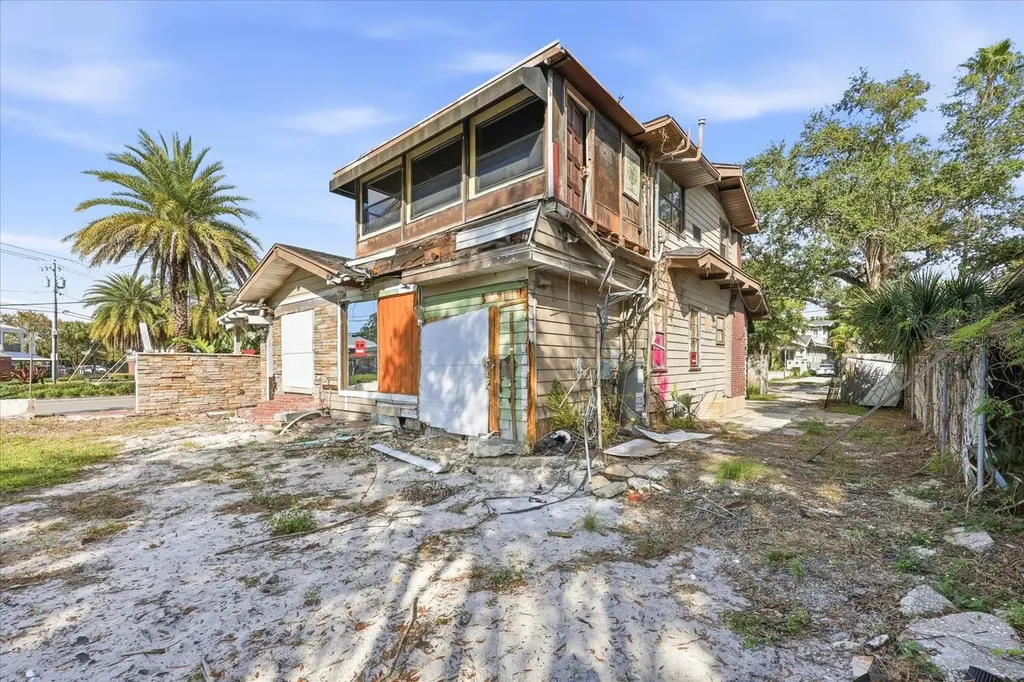 1504 S Howard Avenue Tampa FL 33606