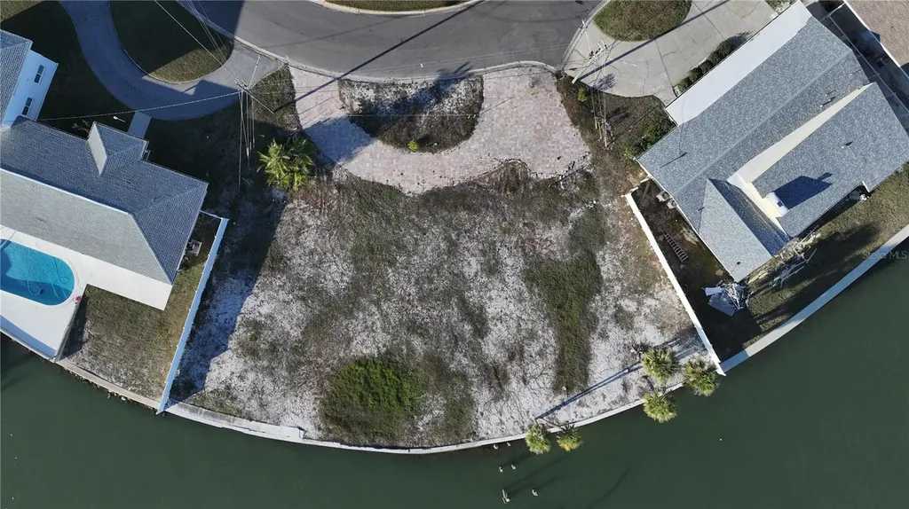 1503 Sea Gull Drive S St Petersburg FL 33707