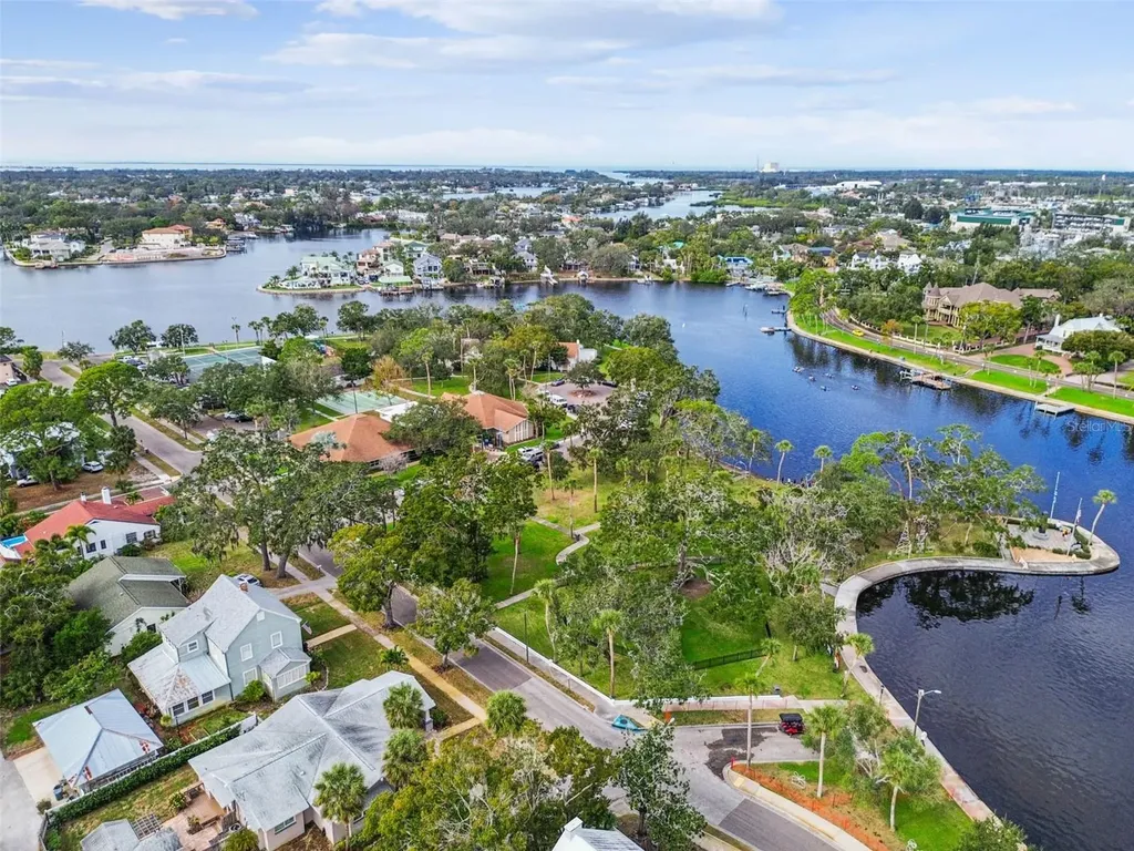 305 Grand Boulevard Tarpon Springs FL 34689