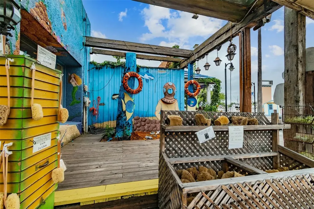 305 Grand Boulevard Tarpon Springs FL 34689