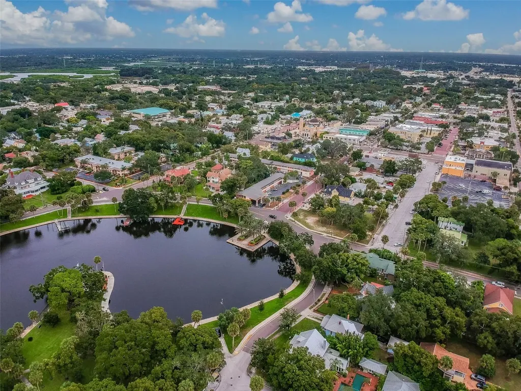 305 Grand Boulevard Tarpon Springs FL 34689