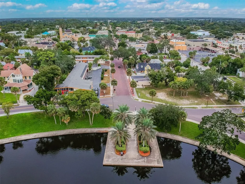305 Grand Boulevard Tarpon Springs FL 34689
