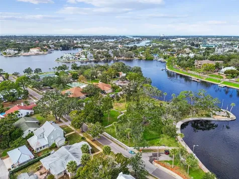305 Grand Boulevard Tarpon Springs FL 34689