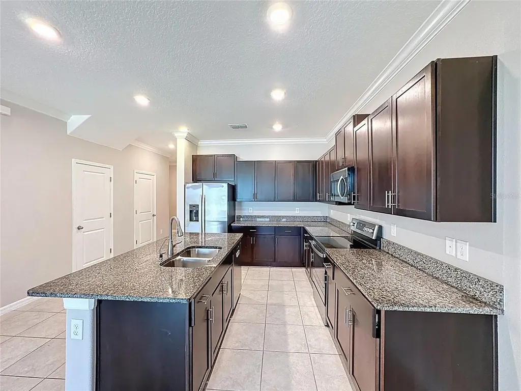 8069 Rolling Shell Trail Wesley Chapel FL 33545