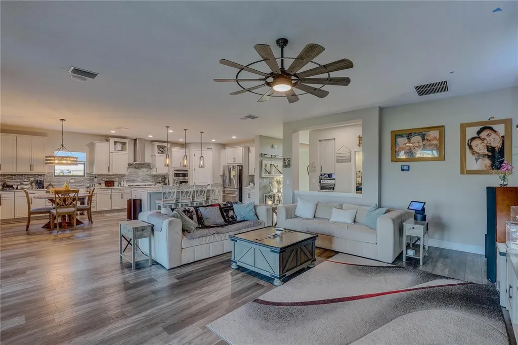 14536 Woodland Spur Drive Lithia FL 33547