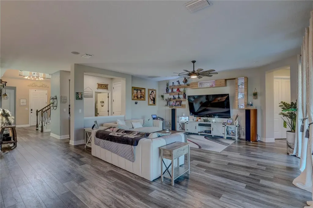 14536 Woodland Spur Drive Lithia FL 33547