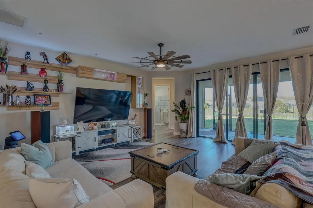 14536 Woodland Spur Drive Lithia FL 33547