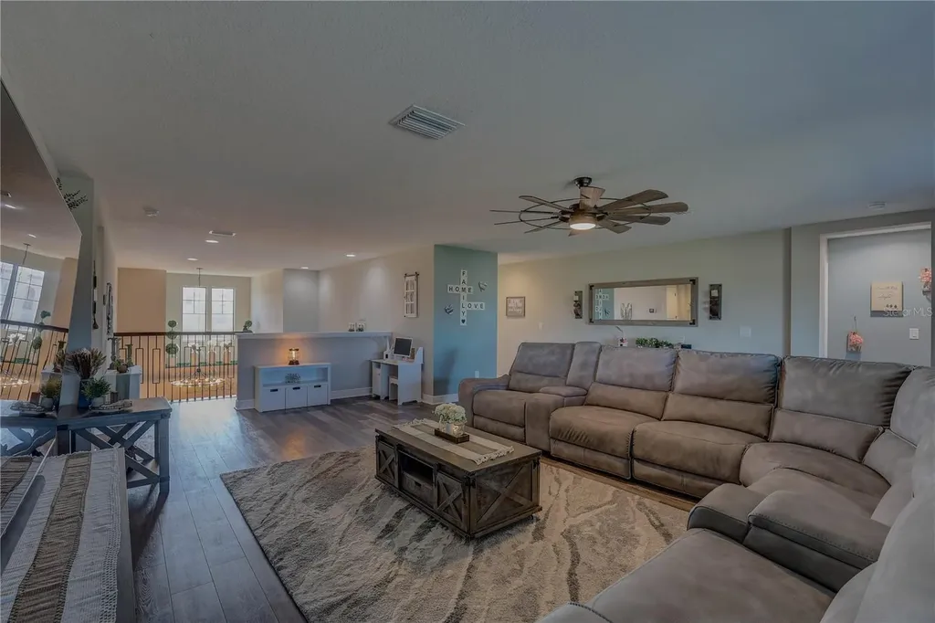 14536 Woodland Spur Drive Lithia FL 33547