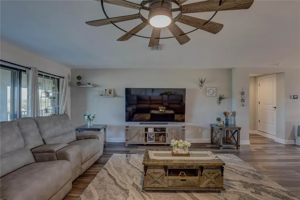 14536 Woodland Spur Drive Lithia FL 33547