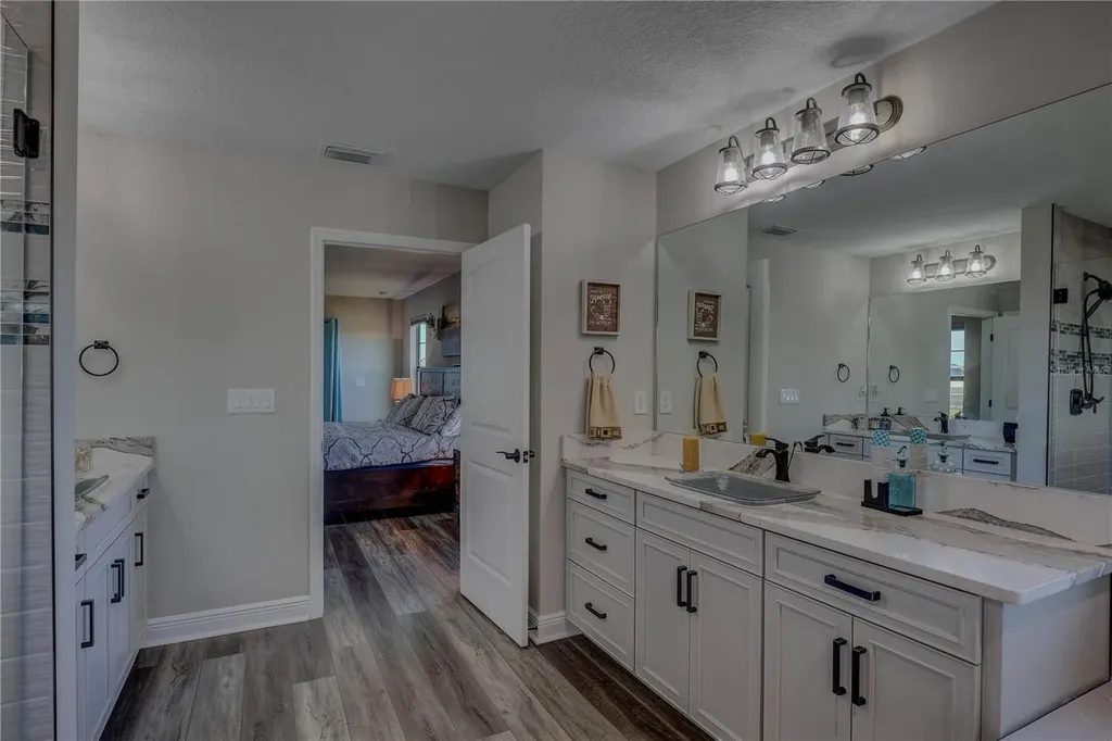 14536 Woodland Spur Drive Lithia FL 33547