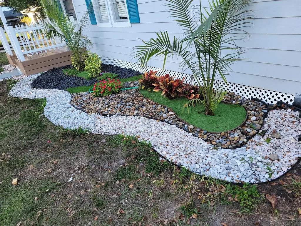 5548 11th Street Zephyrhills FL 33542