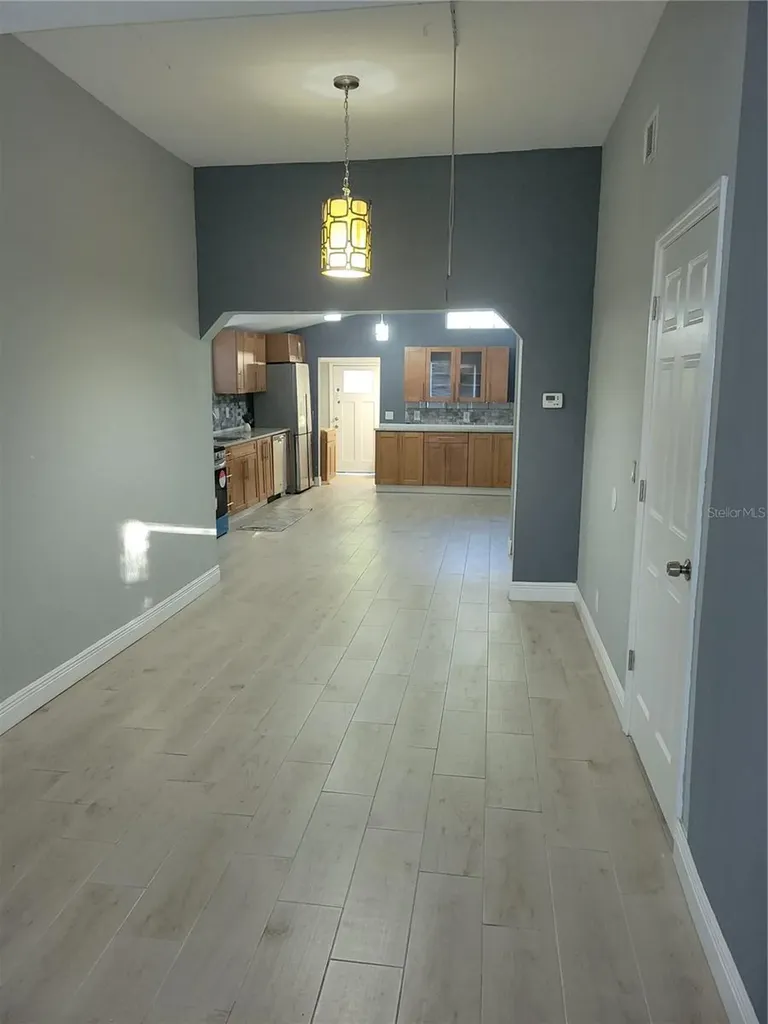 5548 11th Street Zephyrhills FL 33542