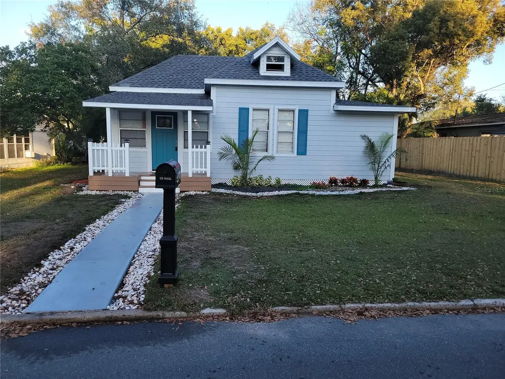 5548 11th Street Zephyrhills FL 33542