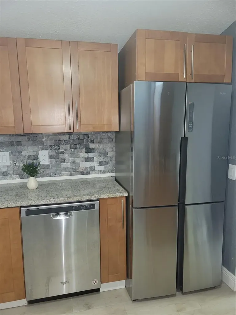 5548 11th Street Zephyrhills FL 33542