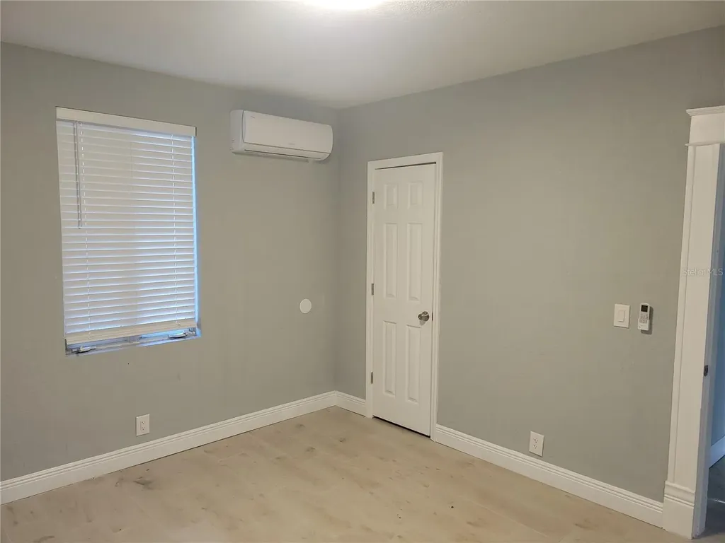 5548 11th Street Zephyrhills FL 33542