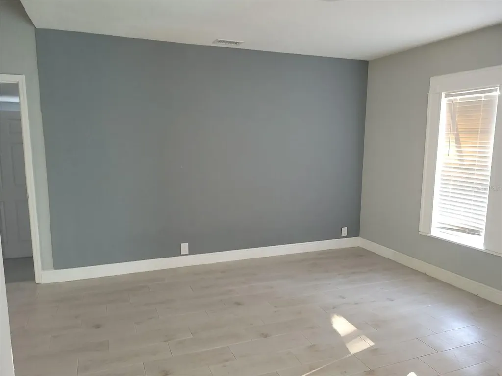 5548 11th Street Zephyrhills FL 33542
