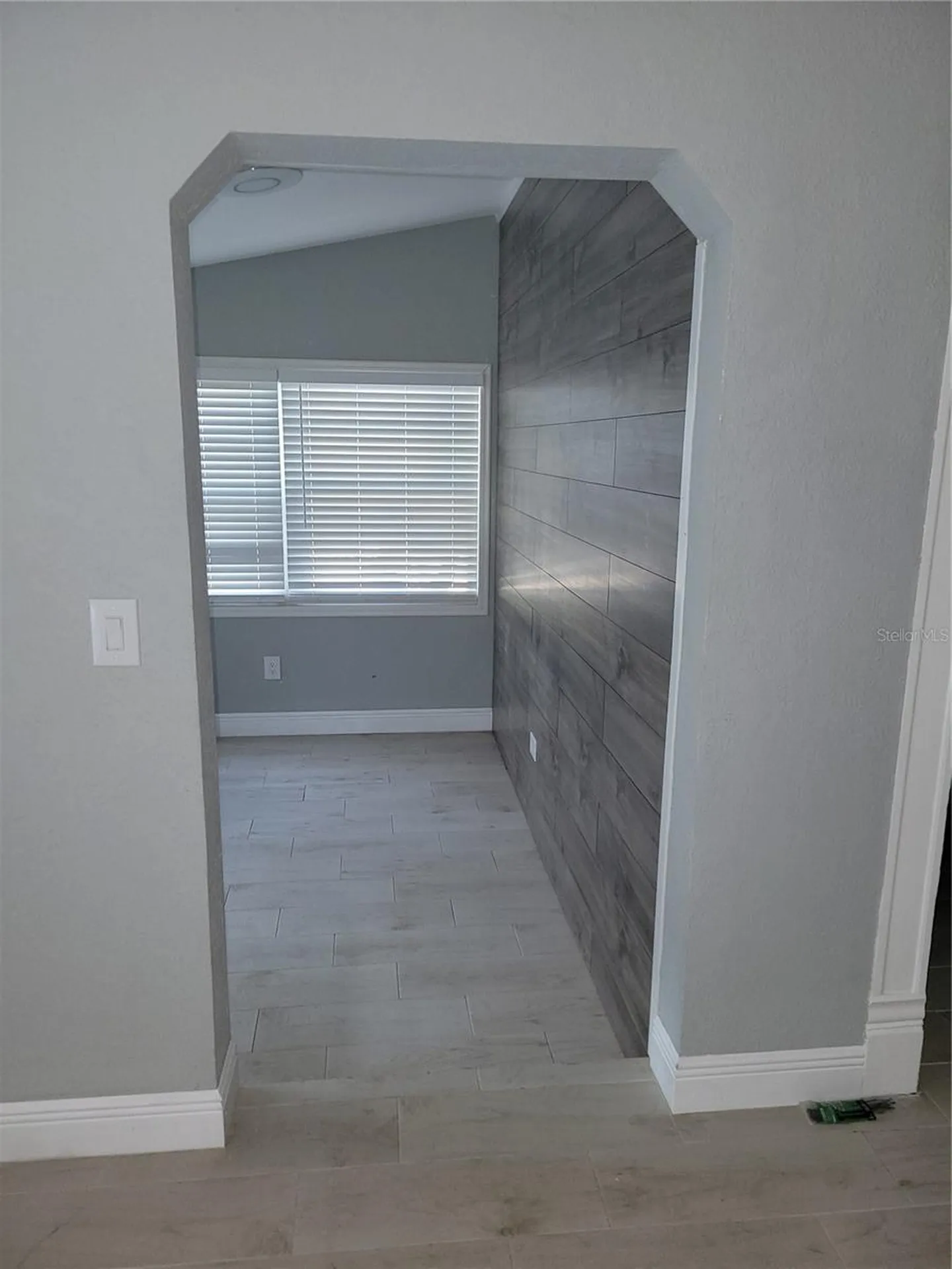 5548 11th Street Zephyrhills FL 33542