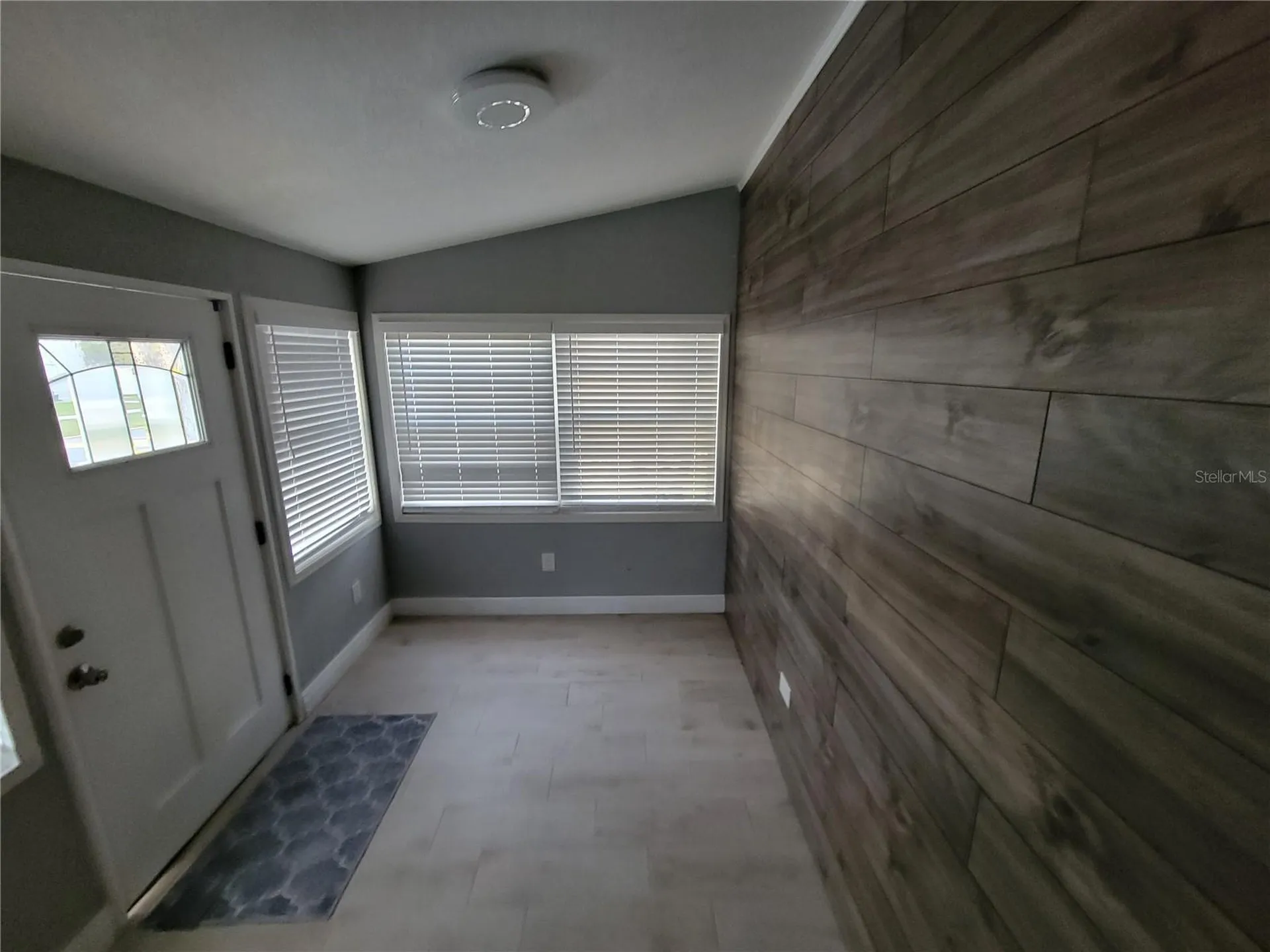 5548 11th Street Zephyrhills FL 33542
