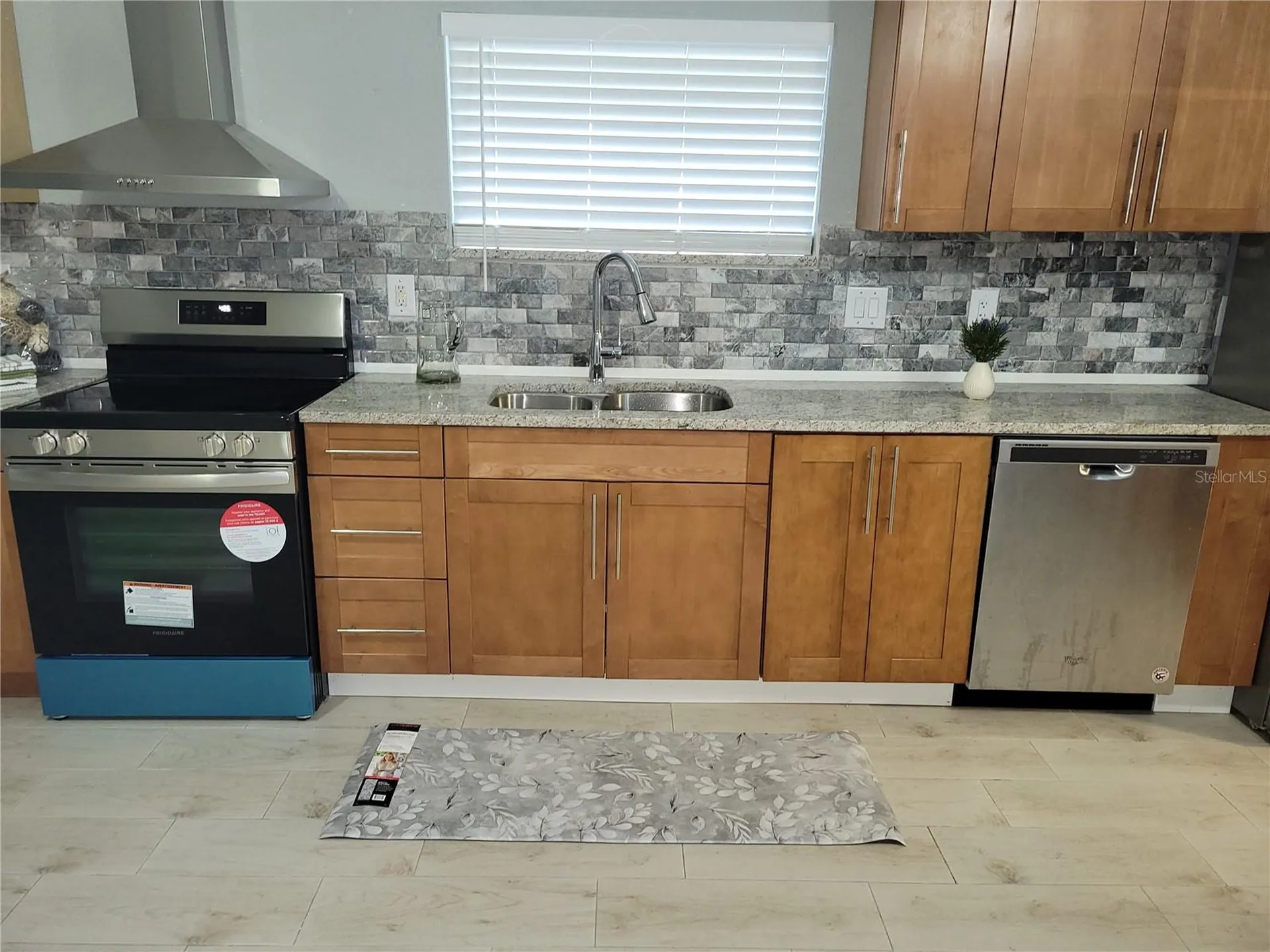 5548 11th Street Zephyrhills FL 33542