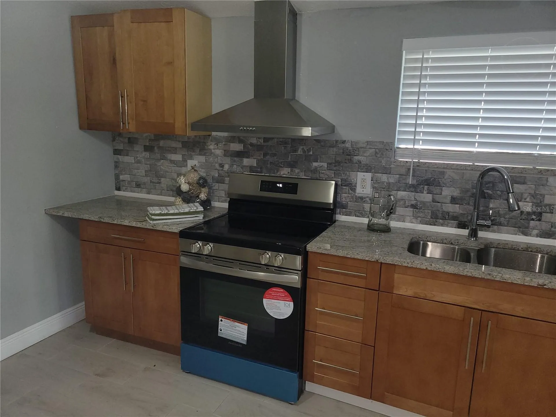 5548 11th Street Zephyrhills FL 33542