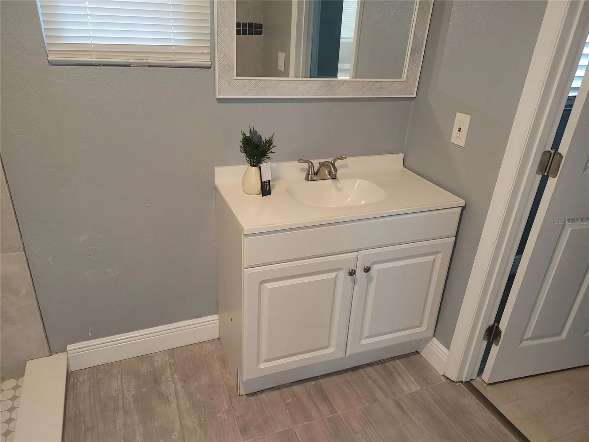 5548 11th Street Zephyrhills FL 33542