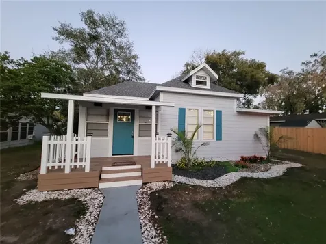5548 11th Street Zephyrhills FL 33542