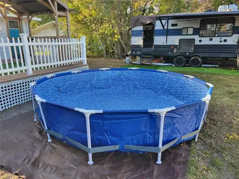 5548 11th Street Zephyrhills FL 33542