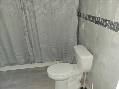 5548 11th Street Zephyrhills FL 33542