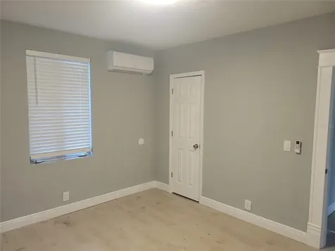 5548 11th Street Zephyrhills FL 33542