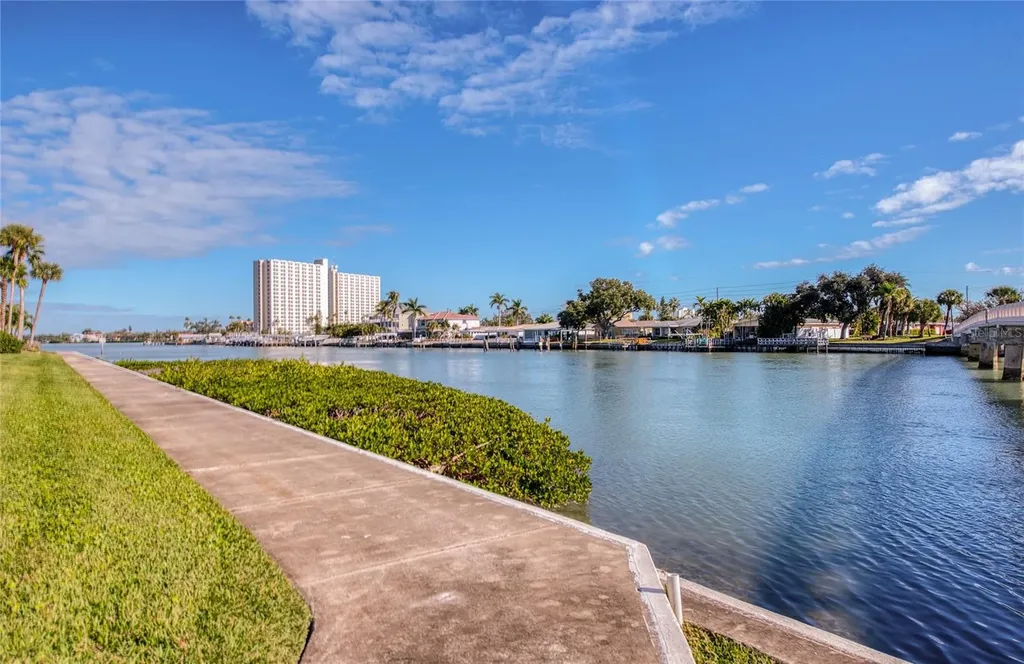 7420 Bay Island Drive S South Pasadena FL 33707