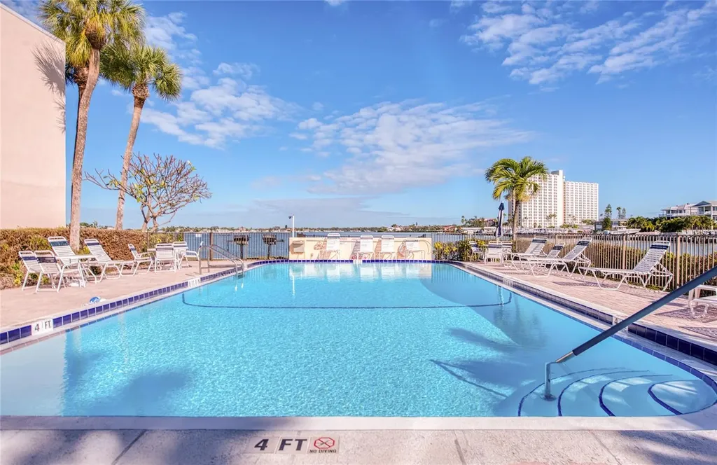 7420 Bay Island Drive S South Pasadena FL 33707