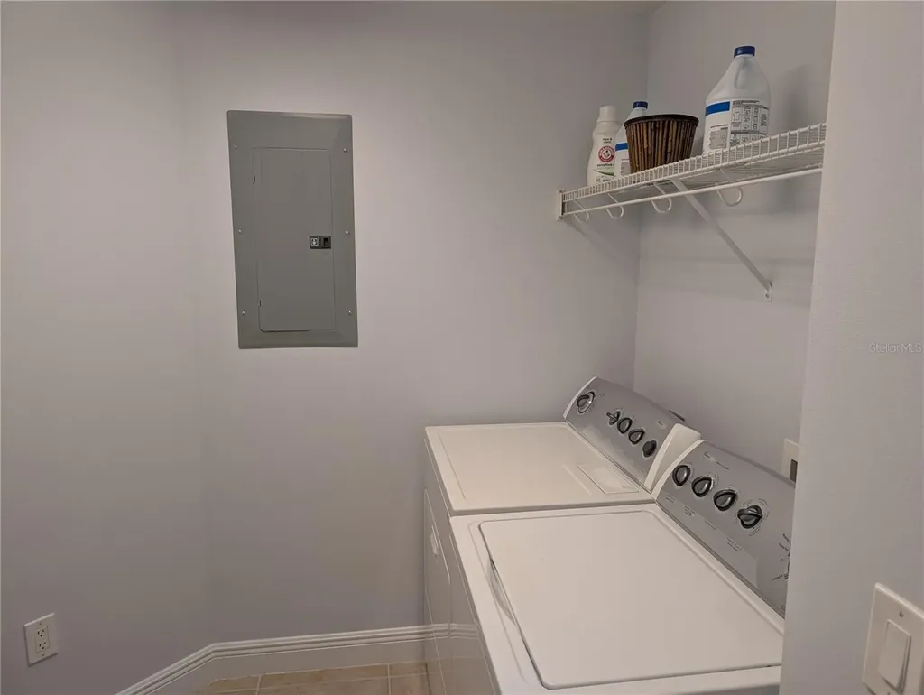 800 N Tamiami Trail Sarasota FL 34236