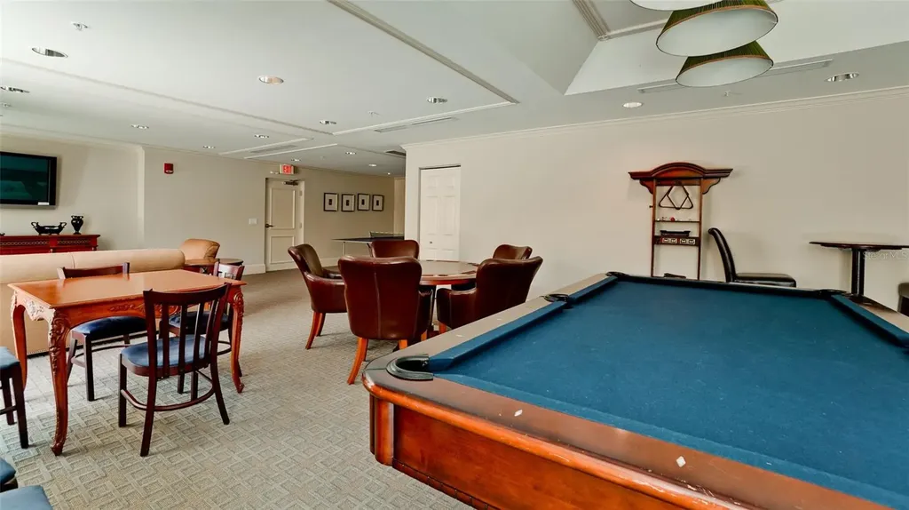 800 N Tamiami Trail Sarasota FL 34236