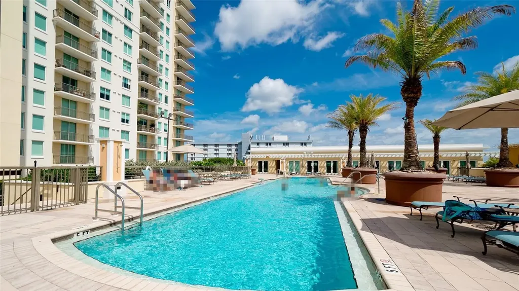 800 N Tamiami Trail Sarasota FL 34236